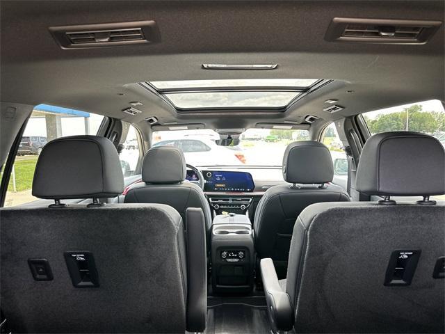 used 2024 Chevrolet Traverse car, priced at $51,988