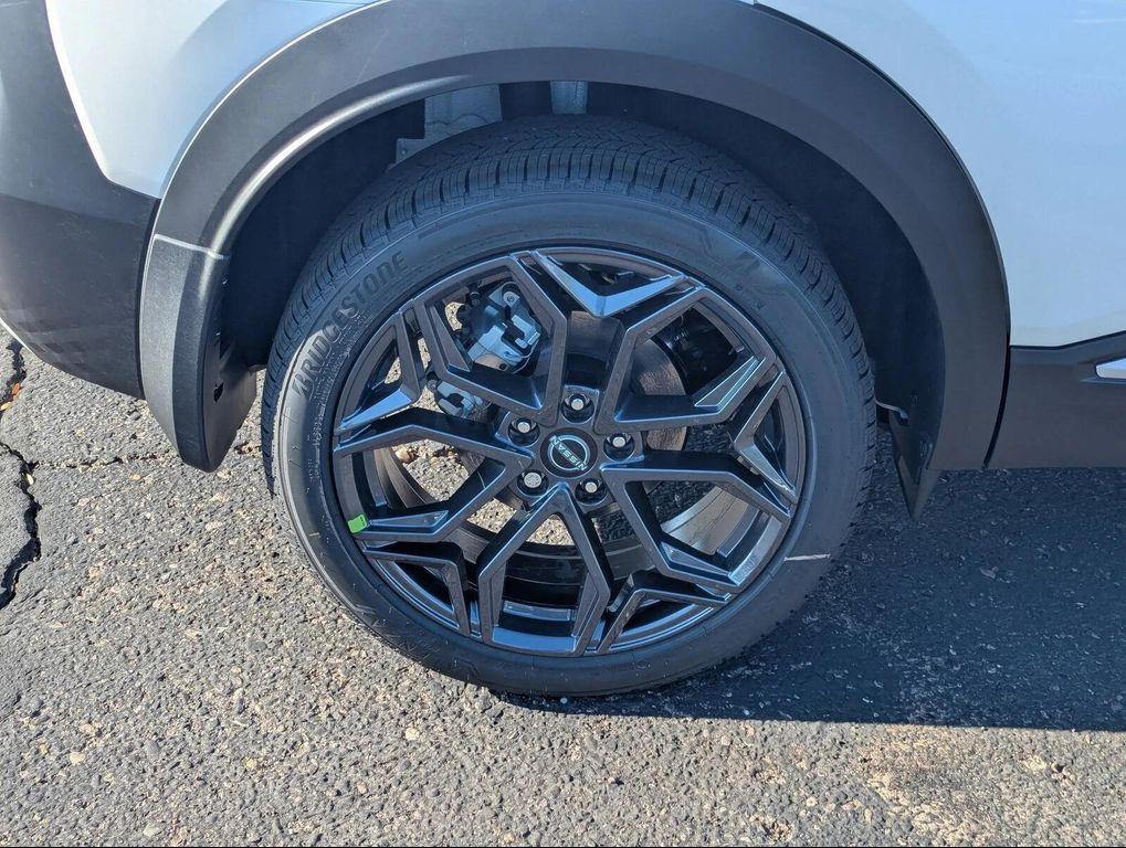 new 2025 Nissan Kicks car, priced at $27,879