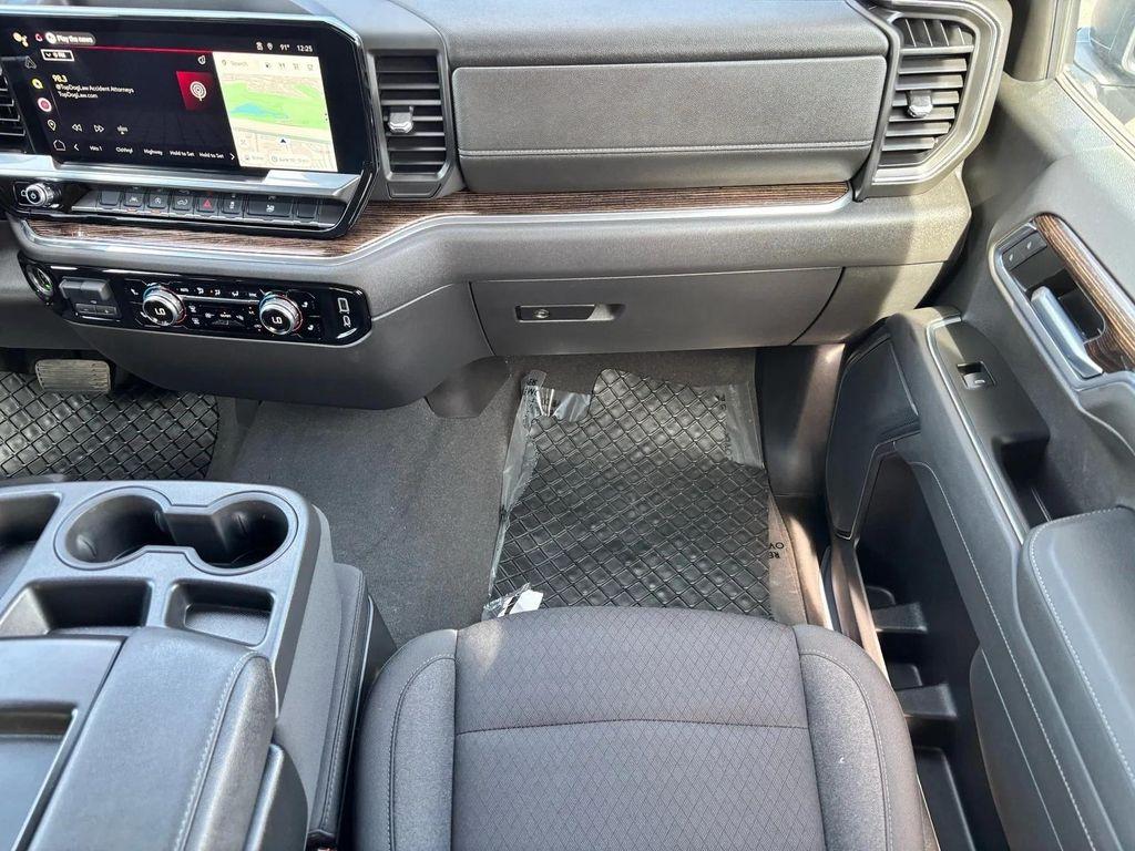 used 2023 GMC Sierra 1500 car, priced at $35,998