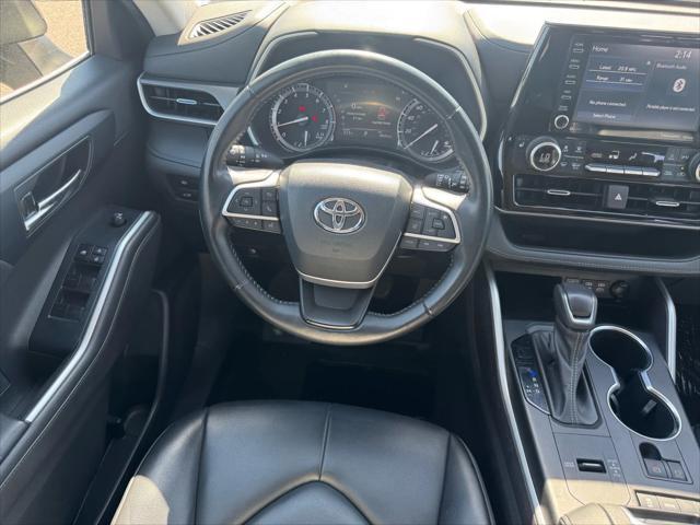 used 2022 Toyota Highlander car, priced at $31,991