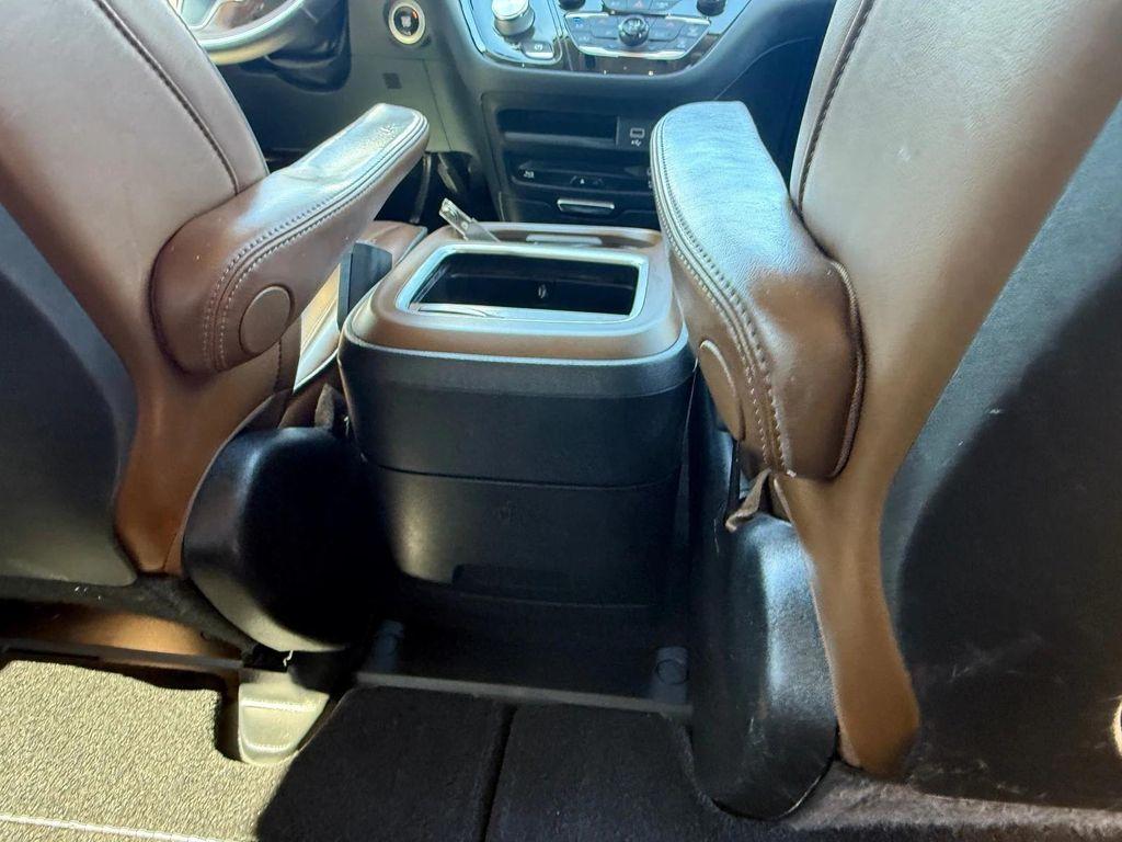 used 2018 Chrysler Pacifica car, priced at $15,471