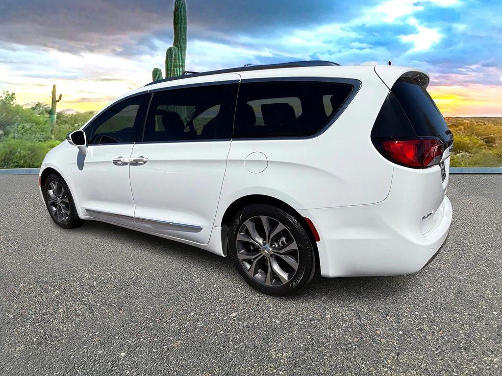 used 2018 Chrysler Pacifica car, priced at $15,471