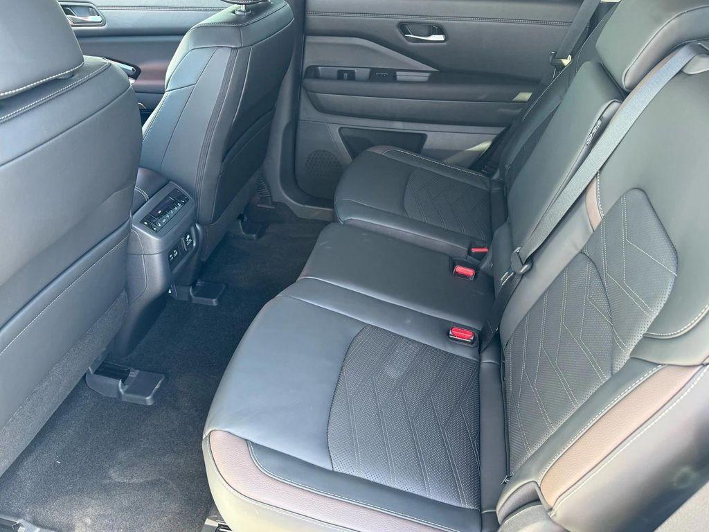 new 2025 Nissan Pathfinder car, priced at $41,345