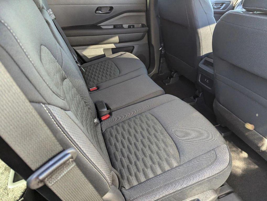 new 2025 Nissan Pathfinder car, priced at $34,647