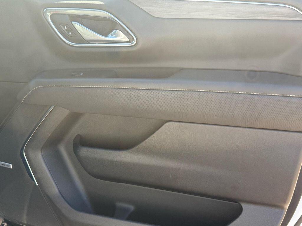 used 2023 GMC Yukon car, priced at $43,577