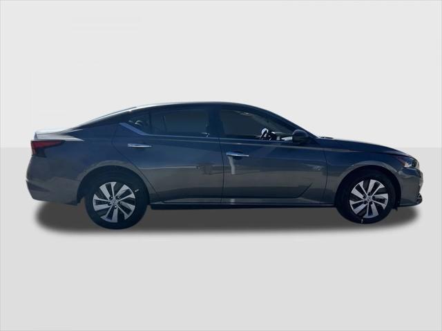 new 2025 Nissan Altima car, priced at $24,301