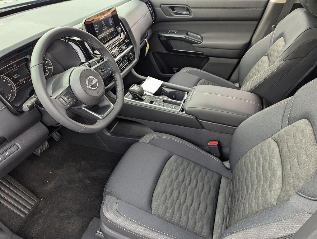 new 2025 Nissan Pathfinder car, priced at $34,318