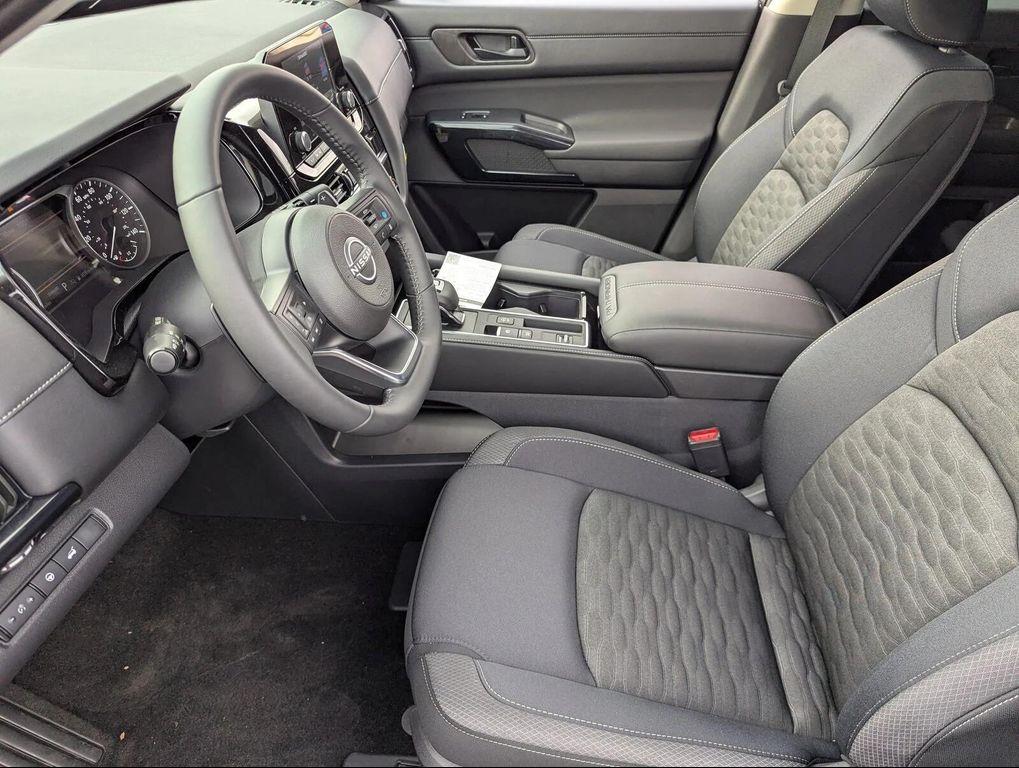 new 2025 Nissan Pathfinder car, priced at $34,318