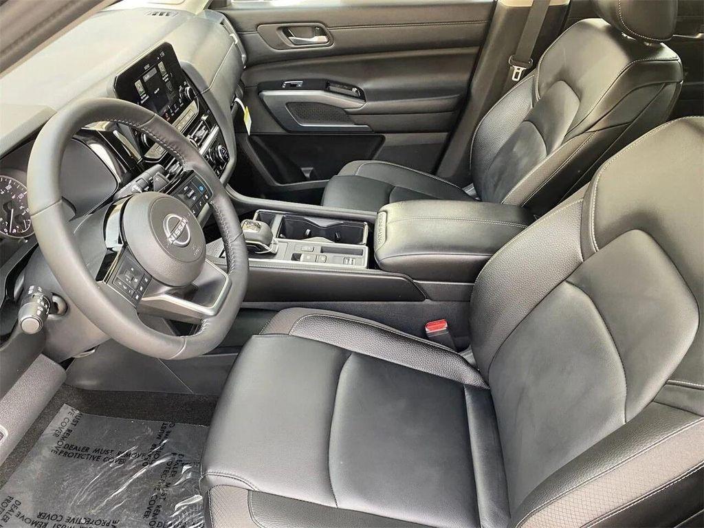 new 2025 Nissan Pathfinder car, priced at $39,354