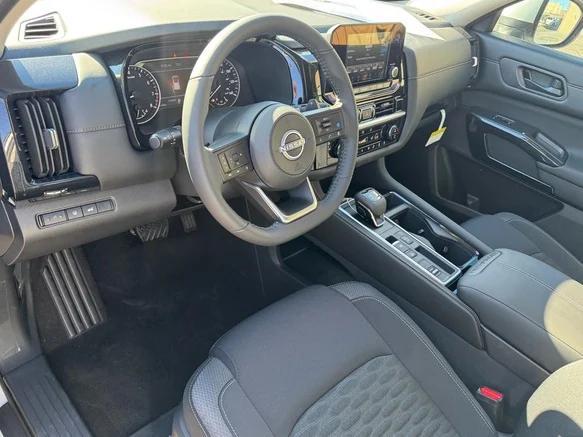 new 2025 Nissan Pathfinder car, priced at $42,225