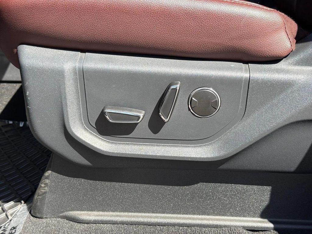 used 2024 Ford Expedition car, priced at $47,887