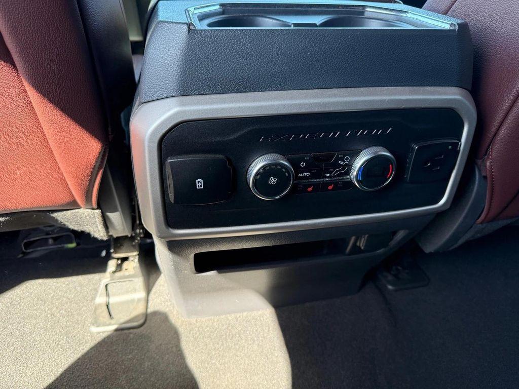 used 2024 Ford Expedition car, priced at $47,887