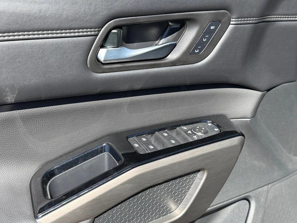 new 2025 Nissan Pathfinder car, priced at $40,485