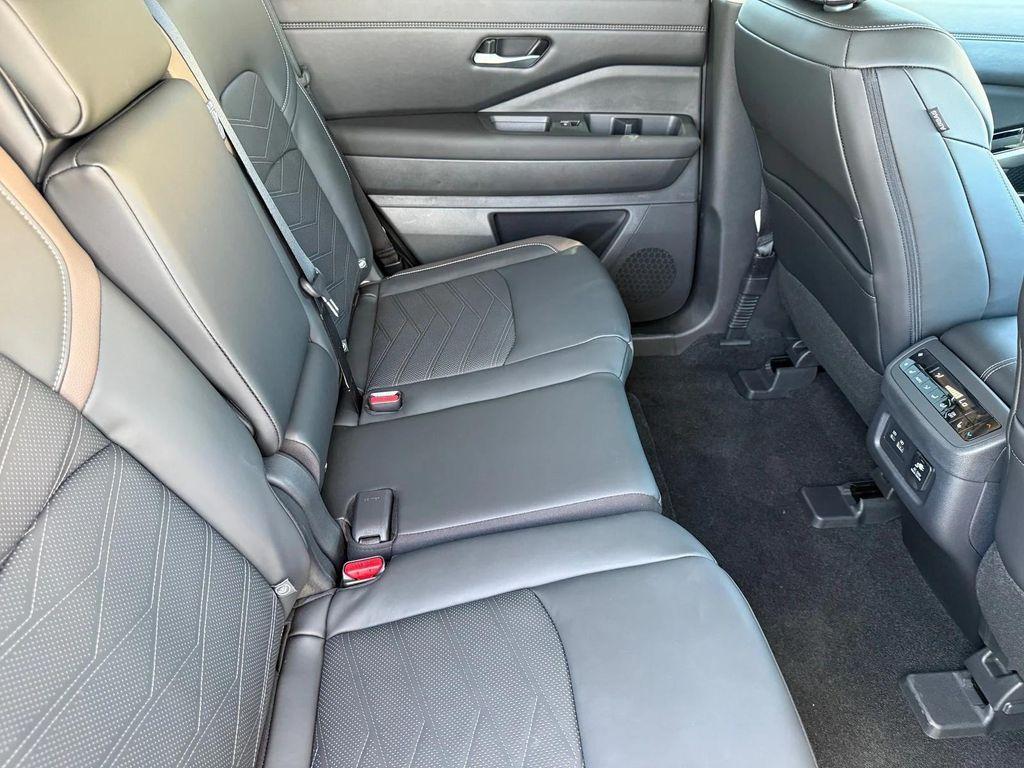 new 2025 Nissan Pathfinder car, priced at $40,485
