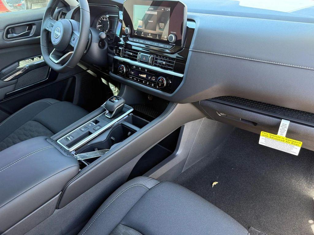 new 2025 Nissan Pathfinder car, priced at $32,905