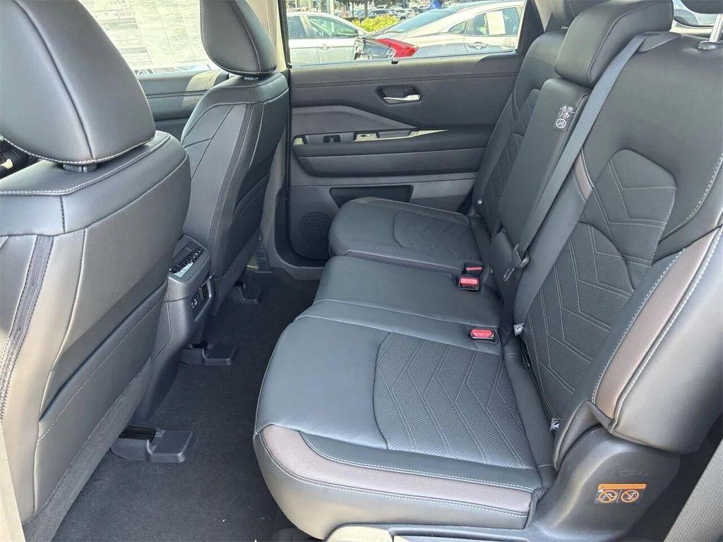new 2025 Nissan Pathfinder car, priced at $40,998