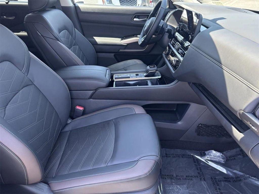 new 2025 Nissan Pathfinder car, priced at $40,998