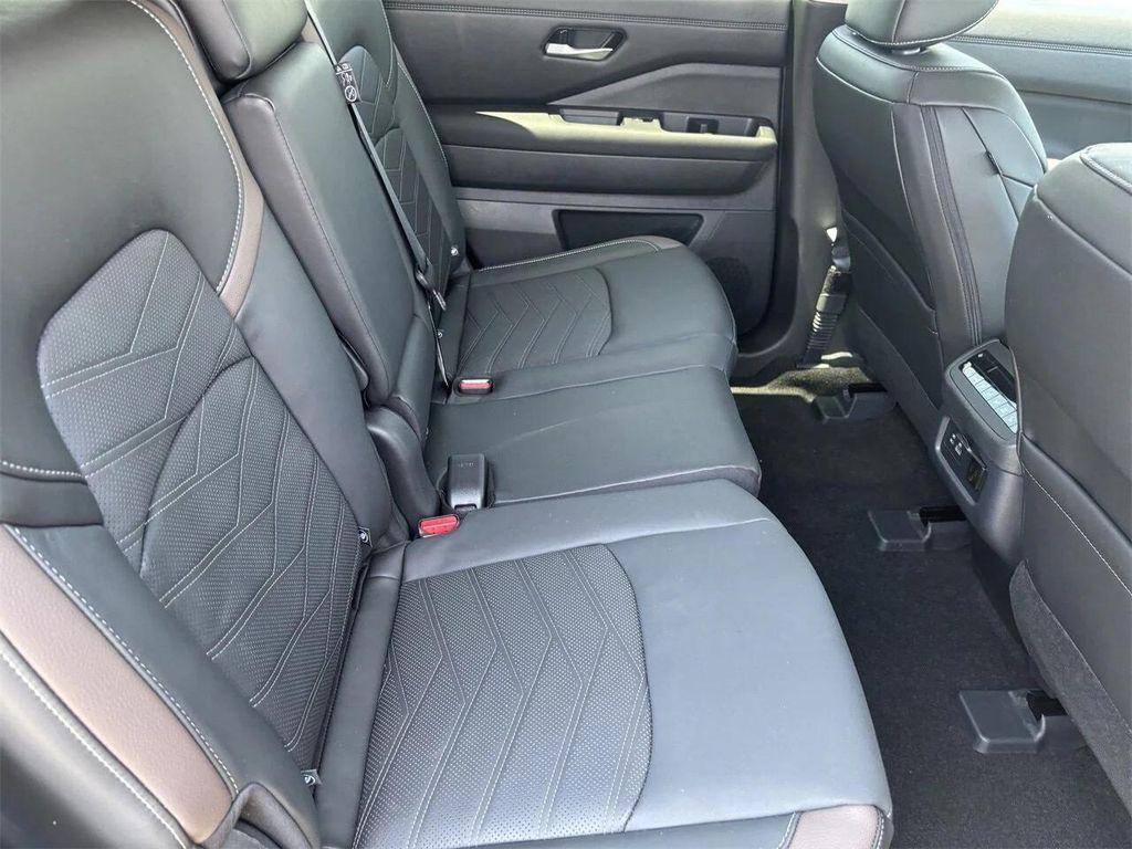 new 2025 Nissan Pathfinder car, priced at $40,998