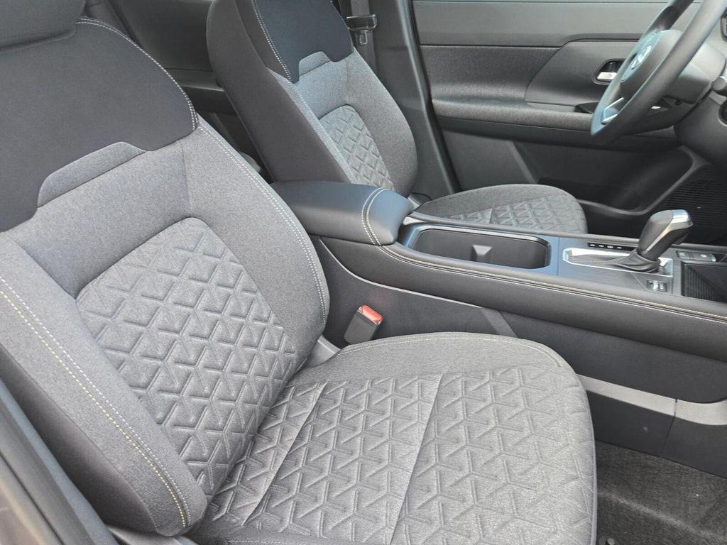 new 2025 Nissan Kicks car, priced at $26,600