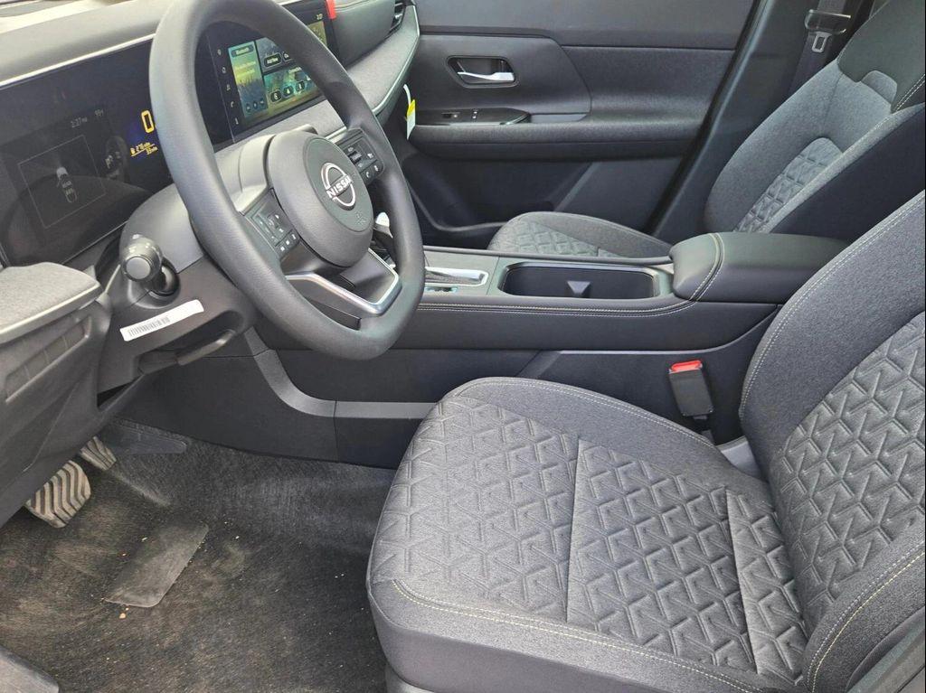 new 2025 Nissan Kicks car, priced at $26,600
