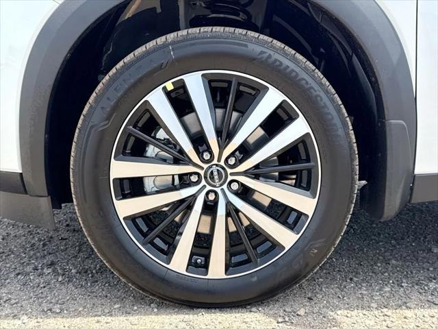 new 2025 Nissan Pathfinder car, priced at $49,196