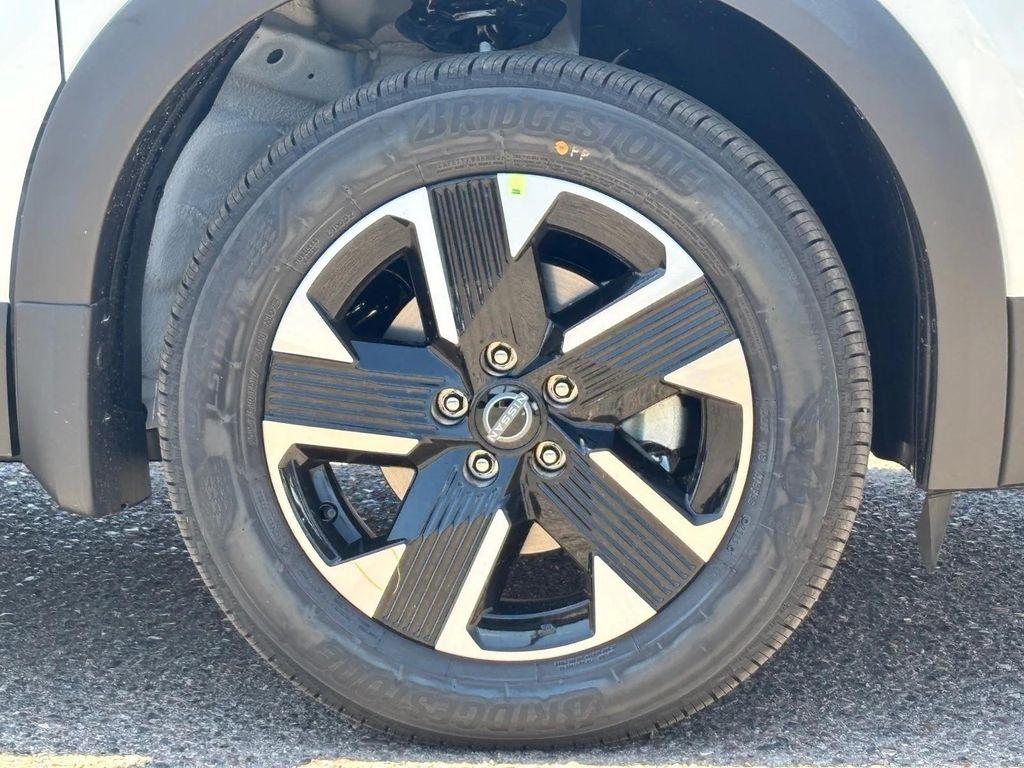 new 2025 Nissan Kicks car, priced at $27,500