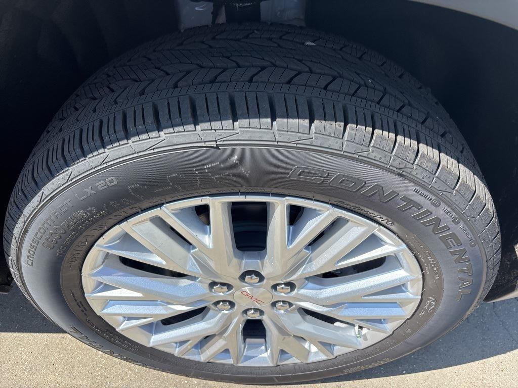 new 2025 GMC Acadia car, priced at $44,385