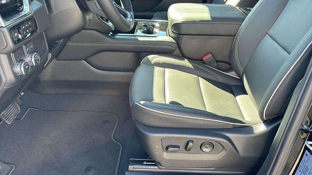 new 2025 GMC Yukon XL car, priced at $79,360