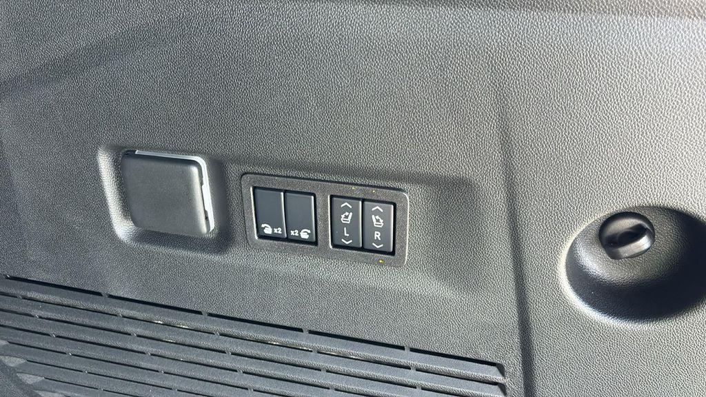 new 2025 GMC Yukon XL car, priced at $79,360