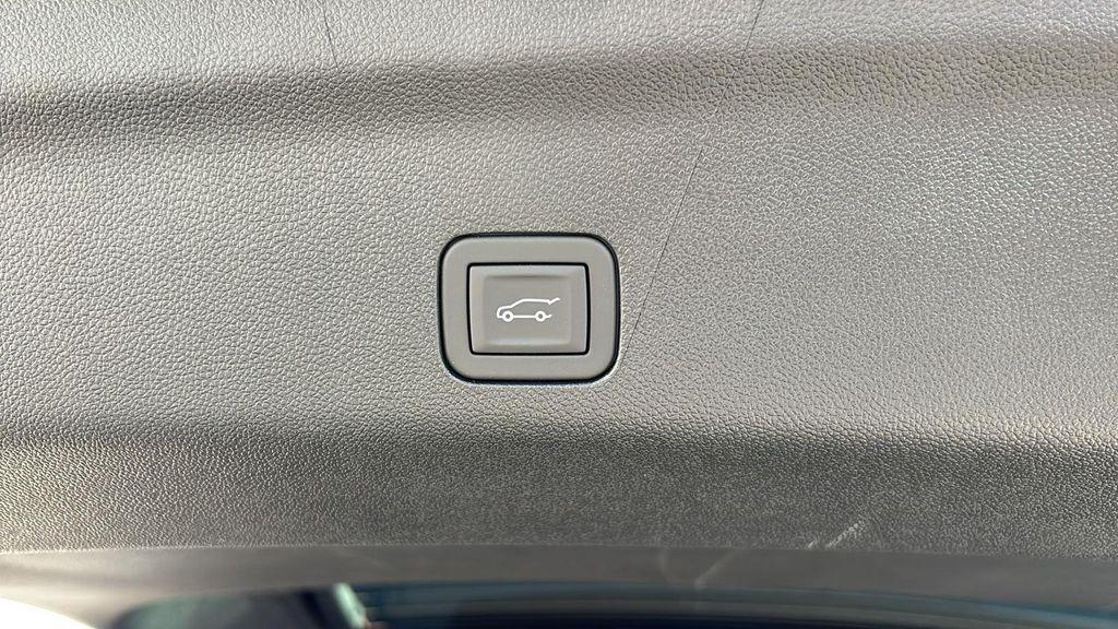 new 2025 GMC Yukon XL car, priced at $79,360