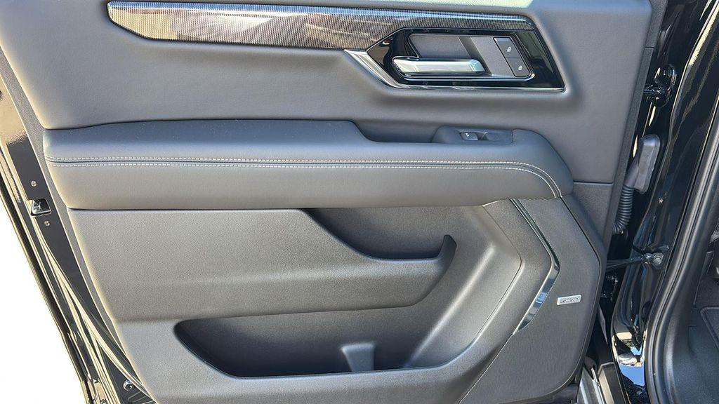 new 2025 GMC Yukon XL car, priced at $79,360