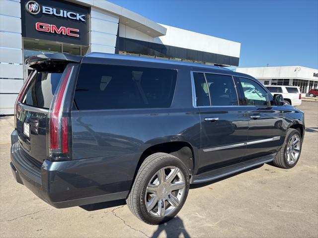 used 2020 Cadillac Escalade ESV car, priced at $34,638