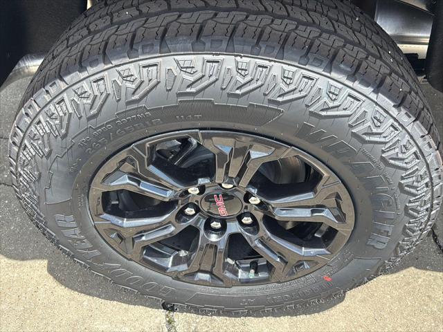 new 2025 GMC Canyon car, priced at $40,040