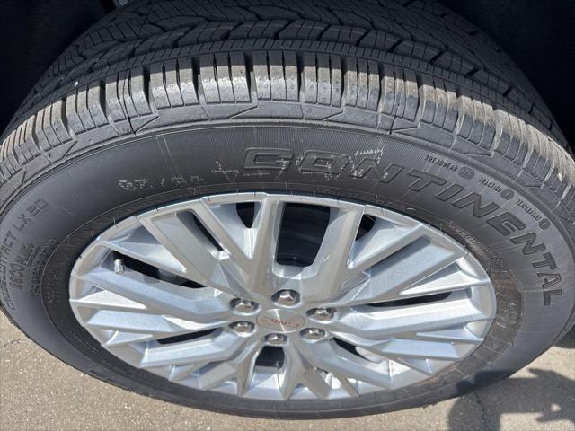 new 2025 GMC Acadia car, priced at $45,525