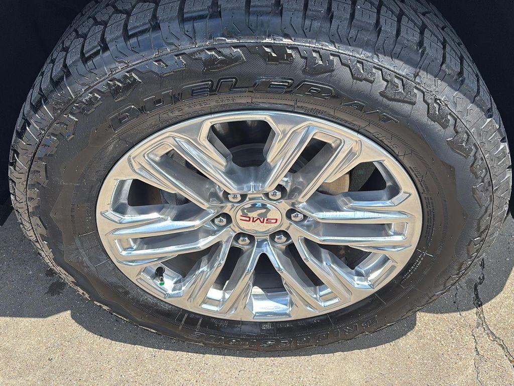 used 2024 GMC Yukon car, priced at $61,948