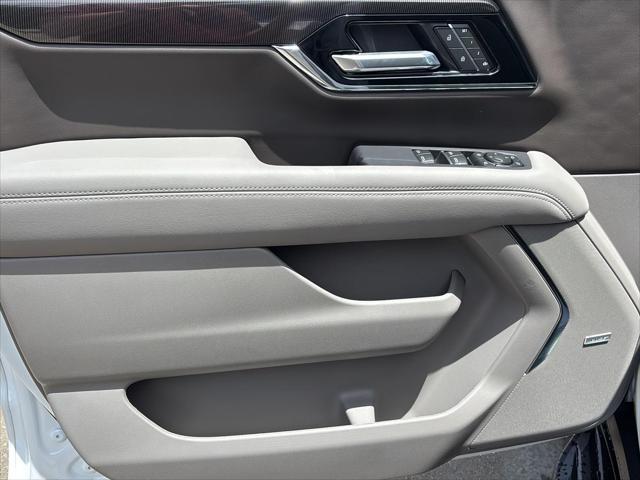 new 2025 GMC Yukon XL car, priced at $76,240
