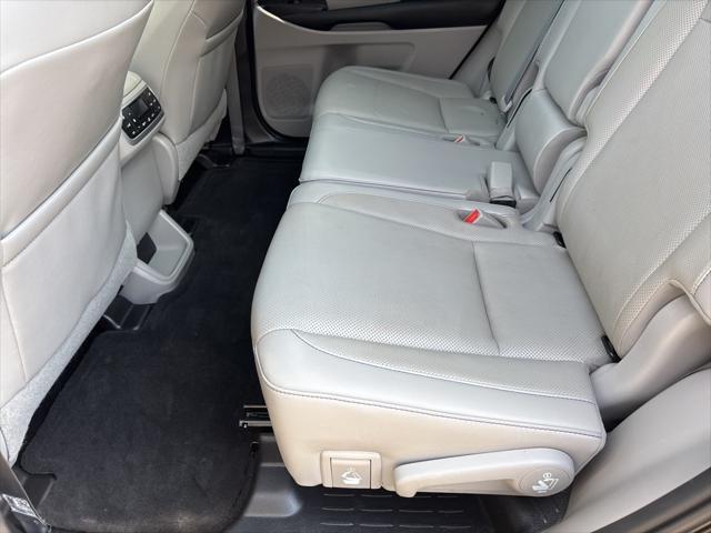 used 2019 Toyota Highlander car, priced at $30,862