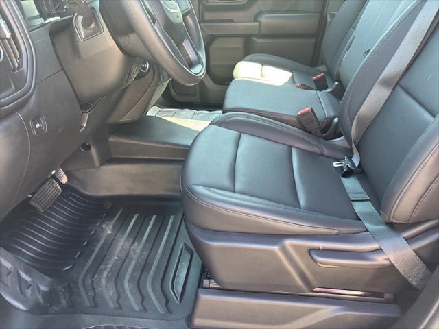 new 2025 GMC Sierra 1500 car, priced at $40,655