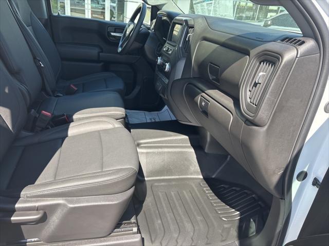 new 2025 GMC Sierra 1500 car, priced at $40,655