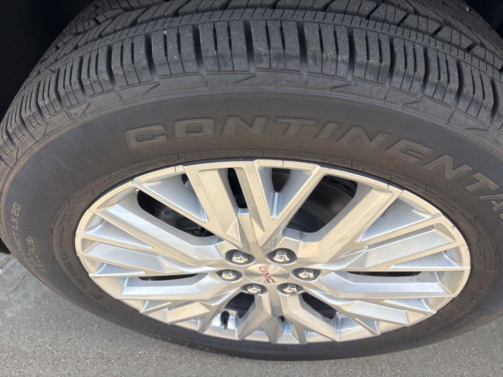 new 2025 GMC Acadia car, priced at $42,875