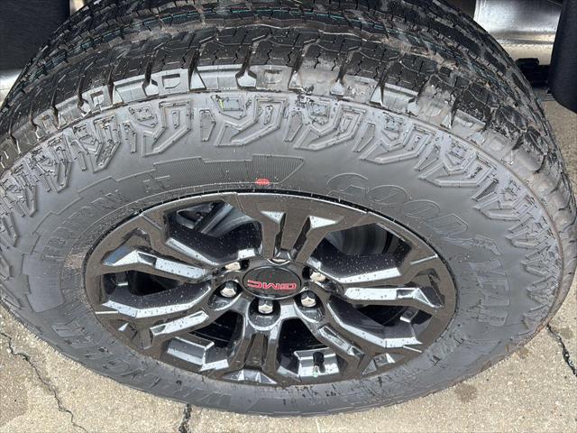 new 2025 GMC Canyon car, priced at $39,070