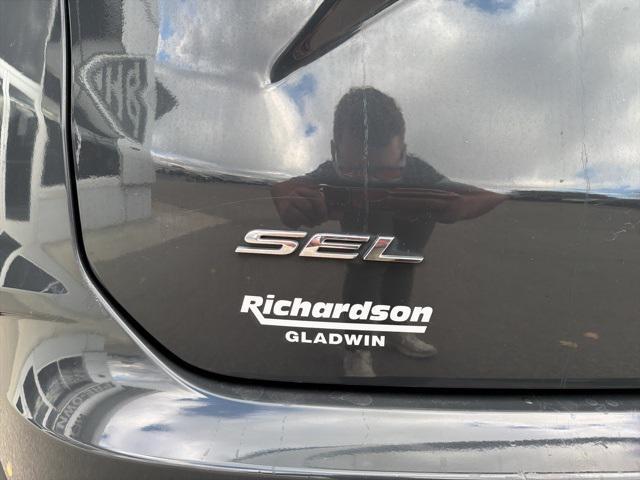 used 2021 Ford Edge car, priced at $17,495