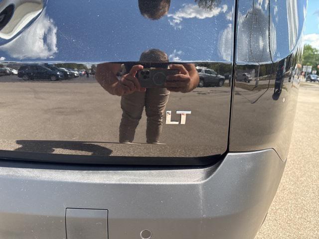 used 2022 Chevrolet Traverse car, priced at $30,197