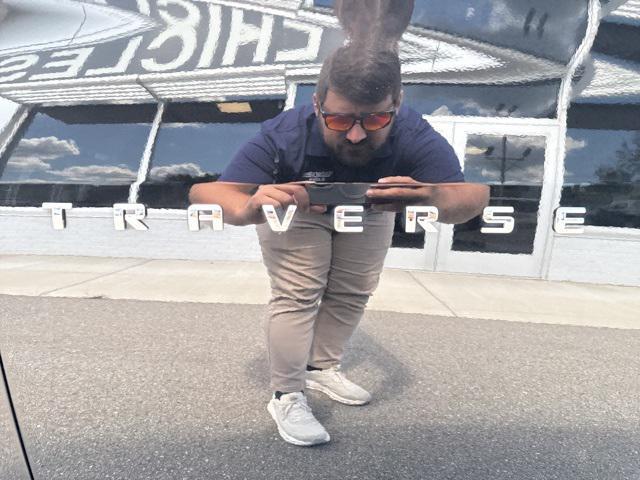 used 2022 Chevrolet Traverse car, priced at $30,197