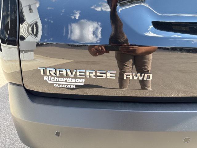 used 2022 Chevrolet Traverse car, priced at $30,197