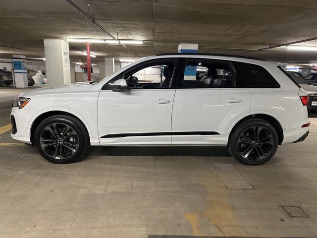 new 2025 Audi Q7 car, priced at $77,880