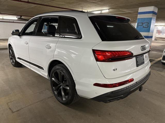 new 2025 Audi Q7 car, priced at $77,880