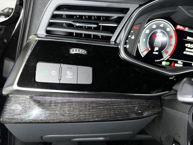 new 2025 Audi Q7 car, priced at $77,880