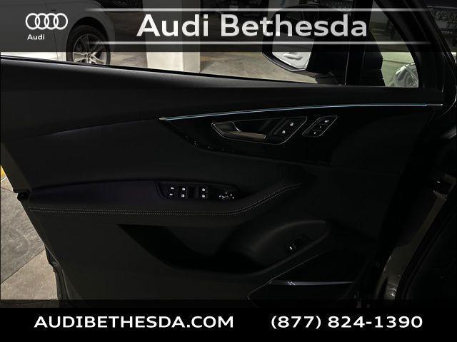 new 2025 Audi Q7 car, priced at $77,880