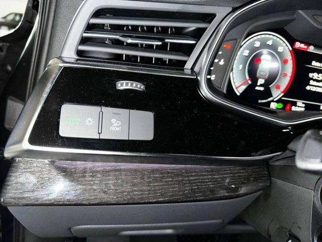 new 2025 Audi Q7 car, priced at $77,880
